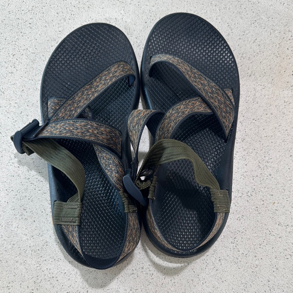 Men’s Chaco size 10